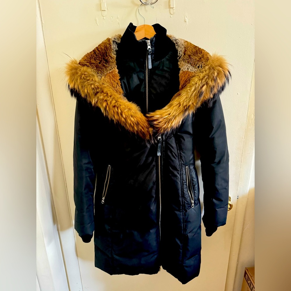 TRISH Powder Touch down coat with natural fur signature Mackage Collar